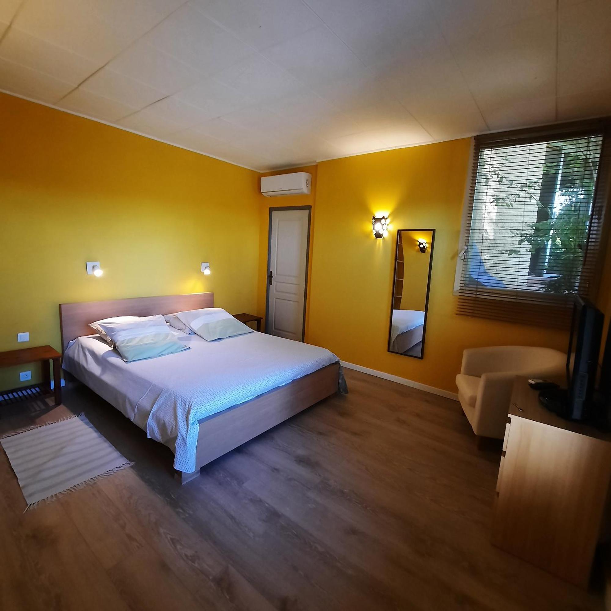 Les 3 Saisons Bed & Breakfast Кюкюрон Екстериор снимка