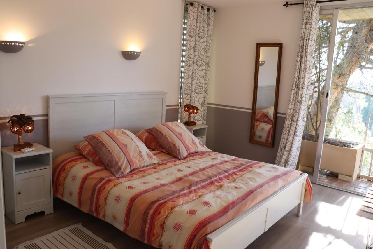 Les 3 Saisons Bed & Breakfast Кюкюрон Екстериор снимка